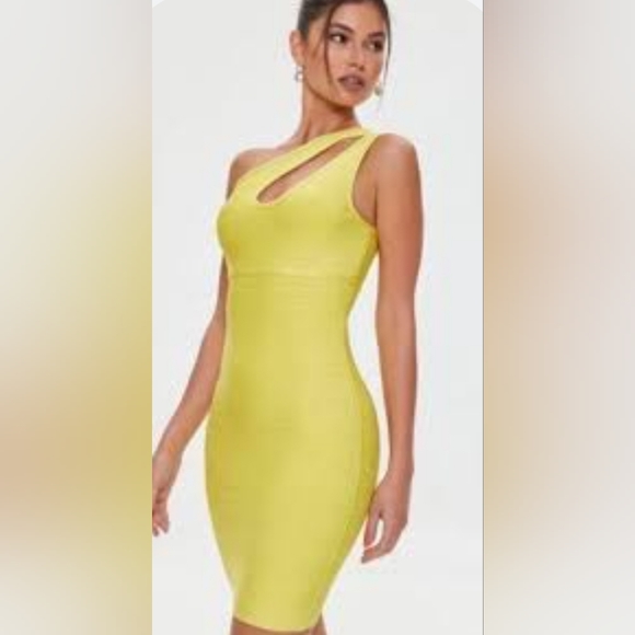 Sexy yellow dress - Picture 1 of 4